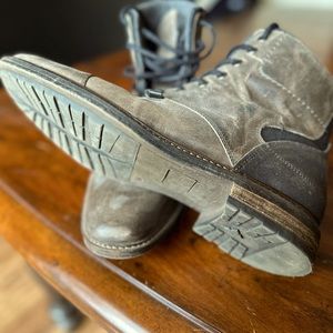 Bull boxer men’s size 13 boot.